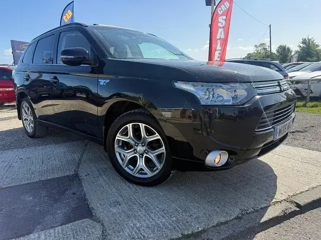 Używany Mitsubishi Outlander P-HEV 2015 Czarny Kombi