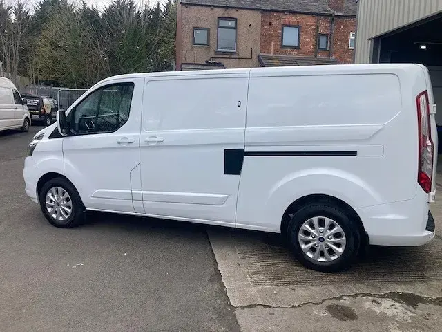 Used Ford Transit Custom Limited 130 HP (95 kW) 2023 White Van