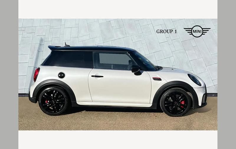 Used Mini John Cooper Works Hatch 231 HP (169 kW) 2023 White Hatchback
