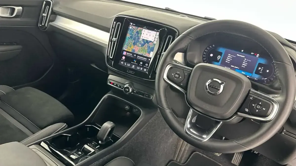 Used Volvo XC40 Plus 163 HP (119 kW) 2025 Forest lake SUV