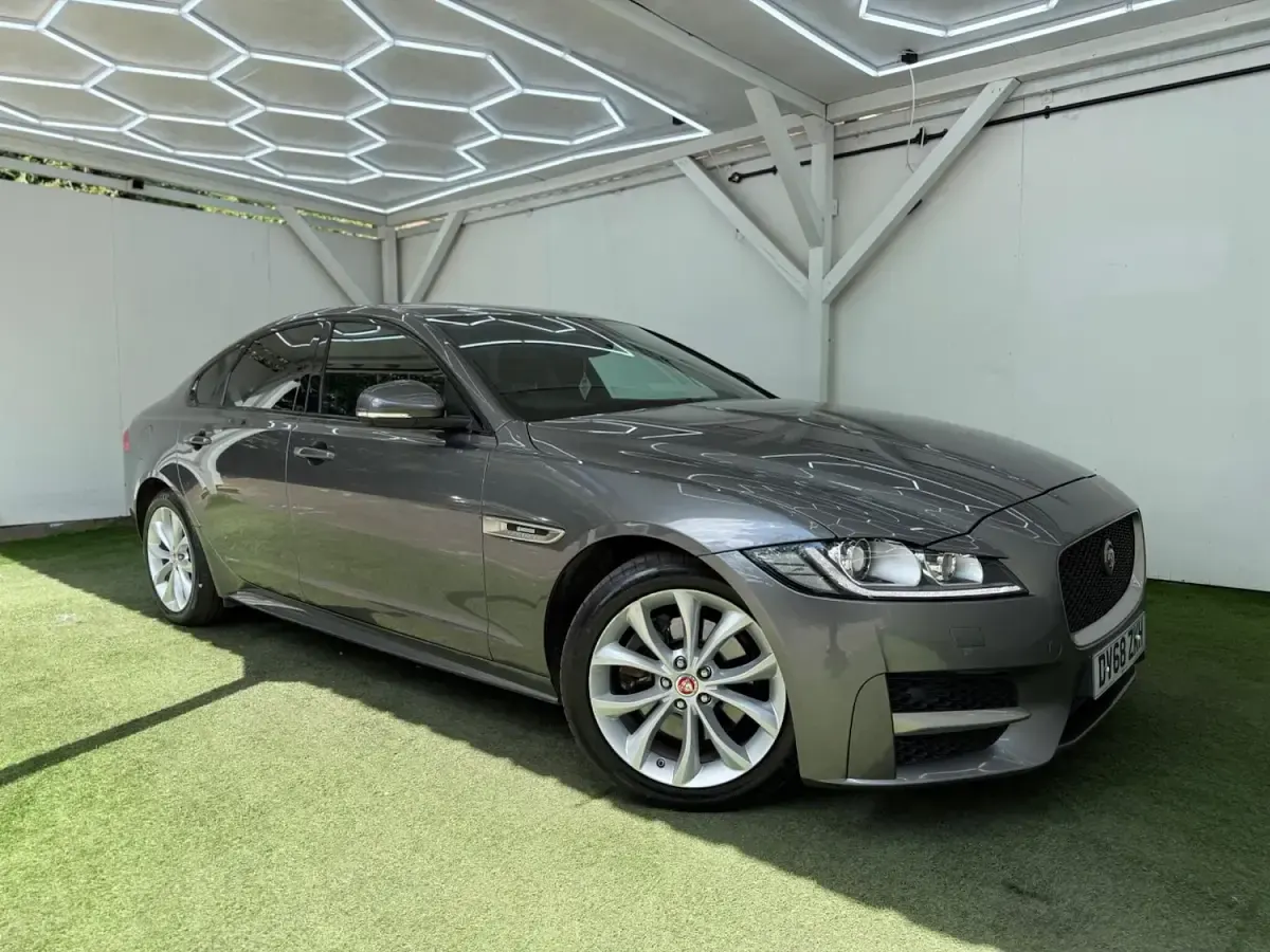 Used Jaguar XF R-Sport 250 HP (183 kW) 2018 Grey Sedan