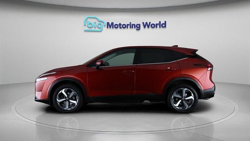 Used Nissan Qashqai N-Connecta 140 HP (102 kW) 2023 Red SUV