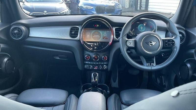 Used Mini Cooper Exclusive 134 HP (98 kW) 2024 Blue Hatchback