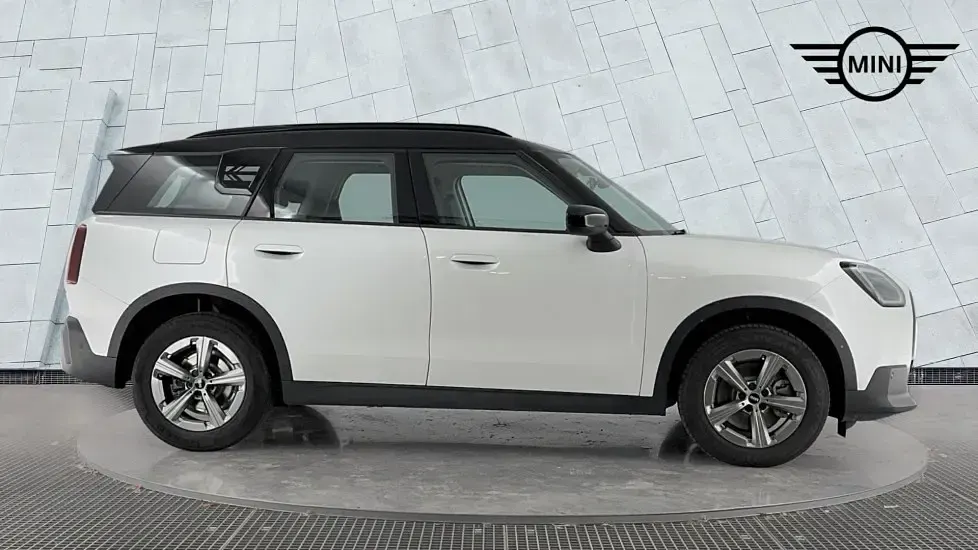 Used Mini Countryman 168 HP (123 kW) 2024 White SUV