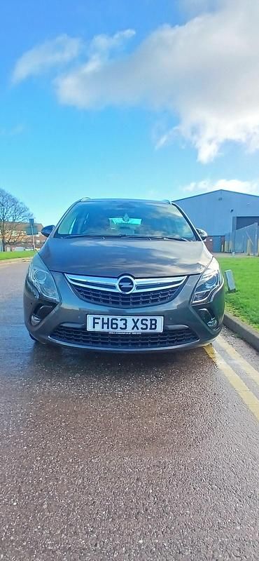 Grey Used 2014 Vauxhall Zafira MPV | £2,450 (Super price) - Image 1/4