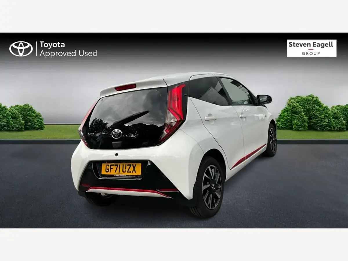Gebraucht Toyota Aygo Trend 70 PS (51 kW) 2021 Weiß Kleinwagen