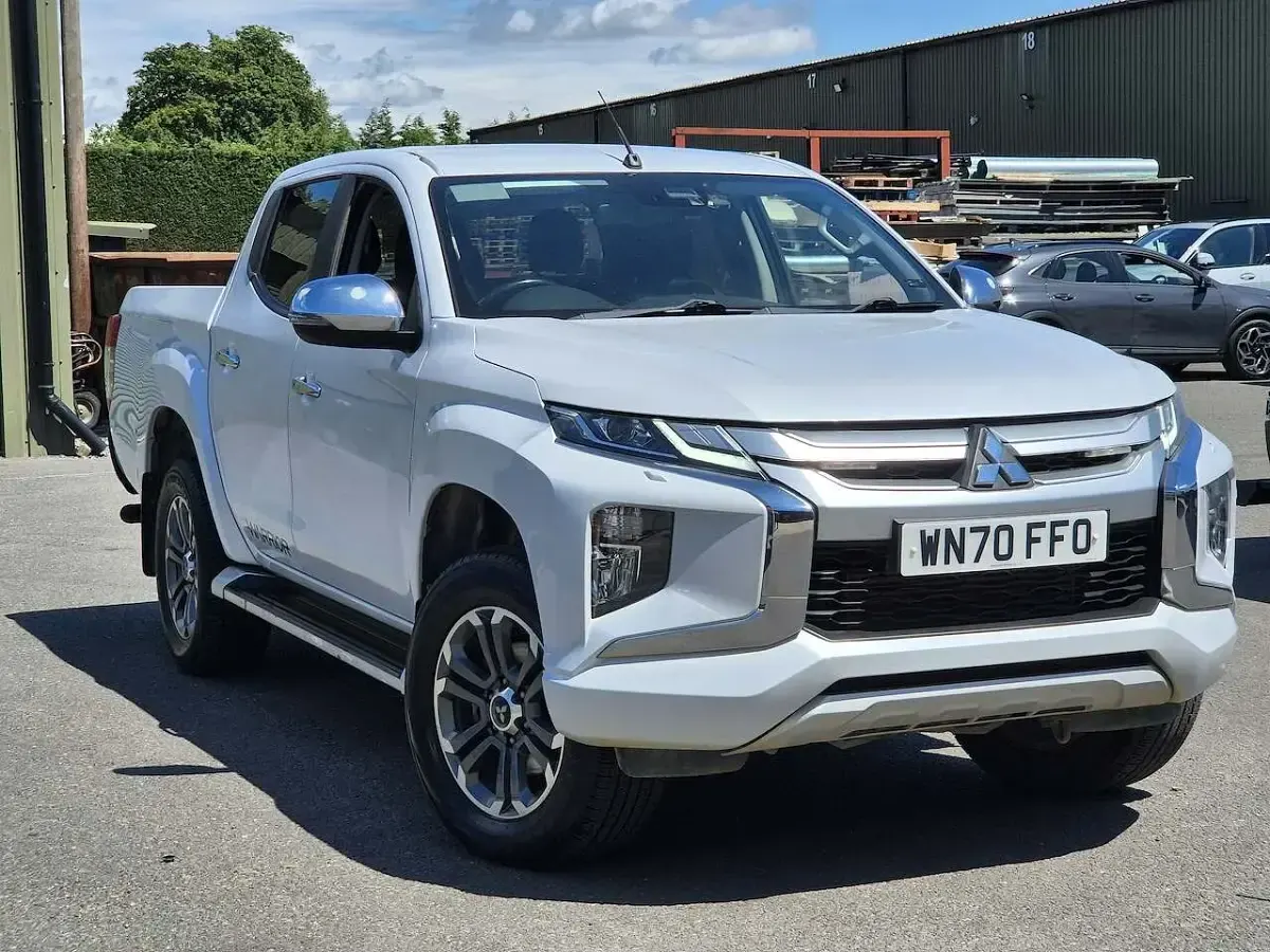 Used Mitsubishi L200 Warrior 150 HP (110 kW) 2020 White Pickup