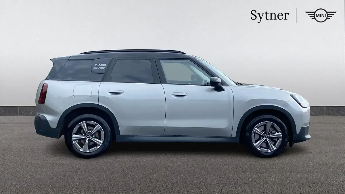 Używany Mini Countryman 168 KM (123 kW) 2025 Srebrny SUV