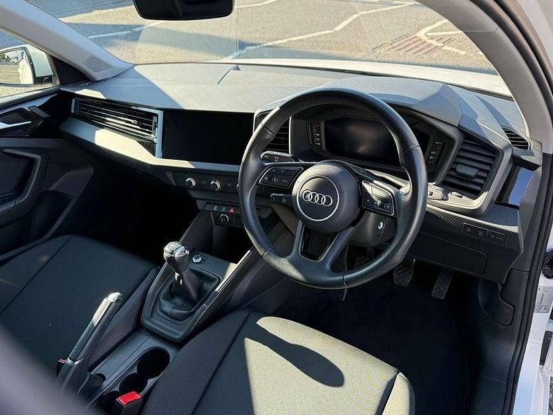 Used Audi A1 Sportback Design 110 HP (80 kW) 2021 White Hatchback