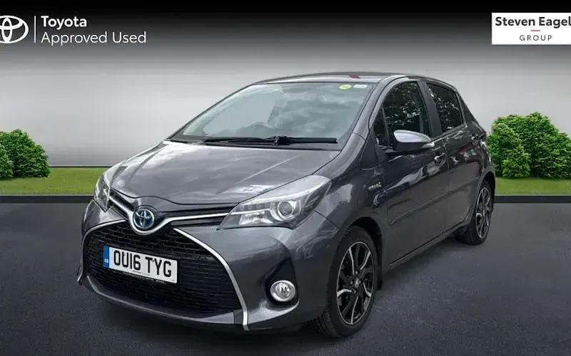 Used Toyota Yaris Design 101 HP (74 kW) 2016 Grey Hatchback