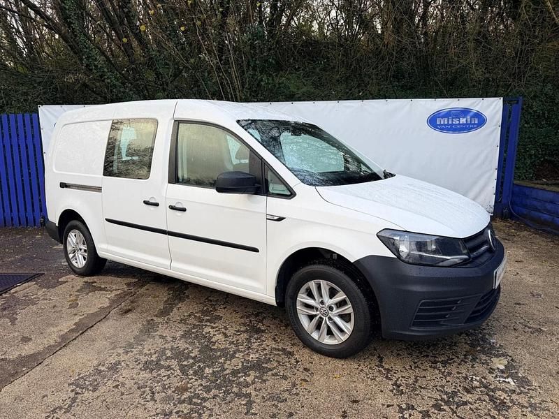 Used VW Caddy Maxi 102 HP (75 kW) 2019 White MPV