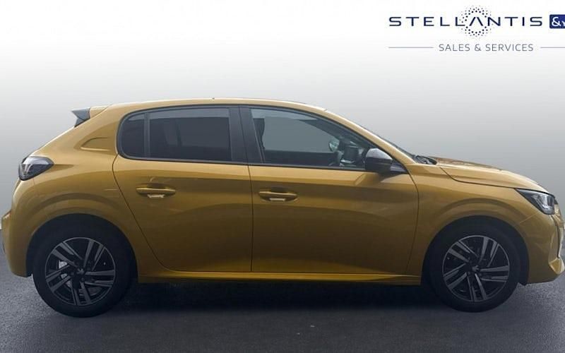 Used Peugeot 208 Active+ 75 HP (55 kW) 2023 Yellow Hatchback