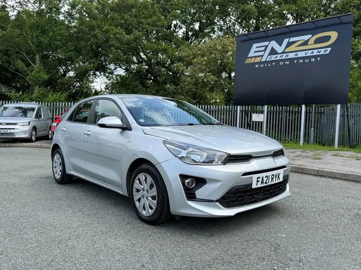 Used Kia Rio 84 HP (61 kW) 2021 Silver Hatchback