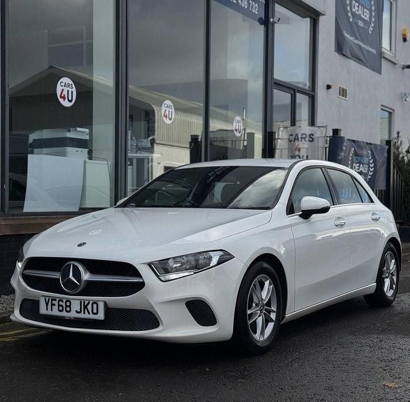 Used Mercedes A180 SE 136 HP (100 kW) 2018 White Hatchback