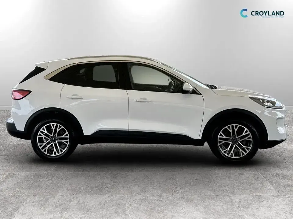 Used Ford Kuga Titanium 120 HP (88 kW) 2021 White SUV