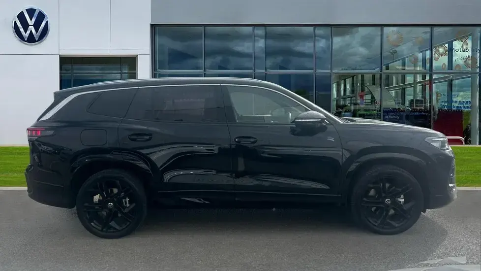 New VW Tayron Comfortline 272 HP (200 kW) 2026 Grenadilla black metallic SUV
