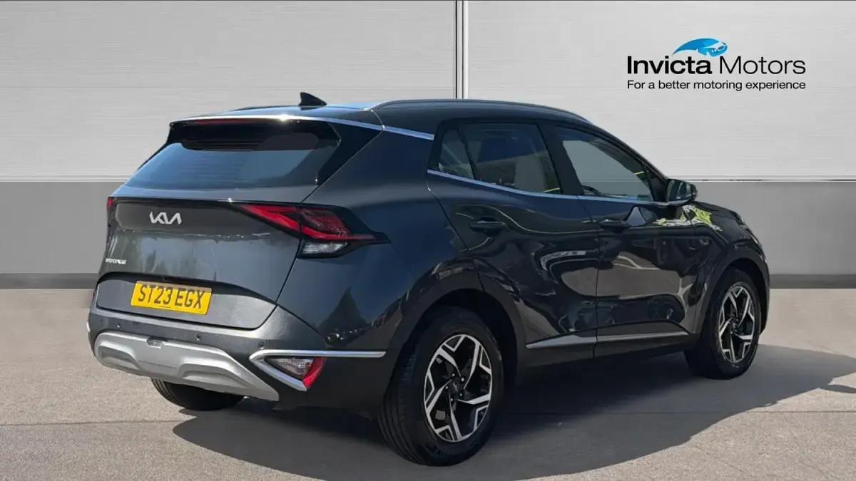 Usado Kia Sportage 148 HP (108 kW) 2023 Cinzento SUV