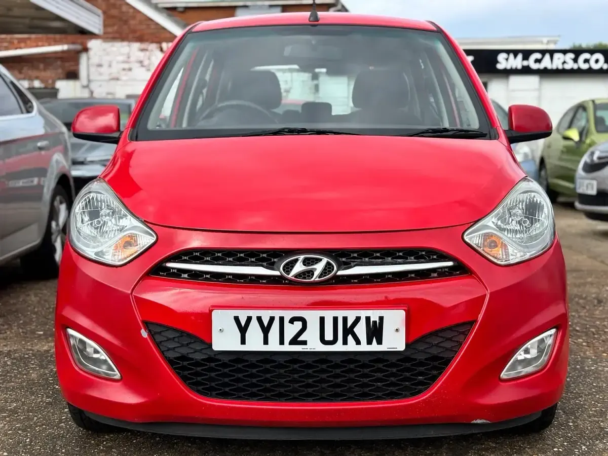 Used Hyundai i10 Classic 86 HP (63 kW) 2012 Red Hatchback