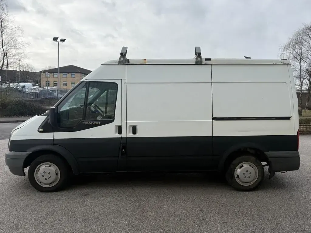 Used Ford Transit 85 HP (62 kW) 2009 White Van
