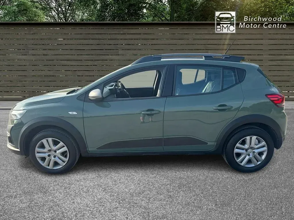 Used Dacia Sandero Expression 90 HP (66 kW) 2023 Green Hatchback