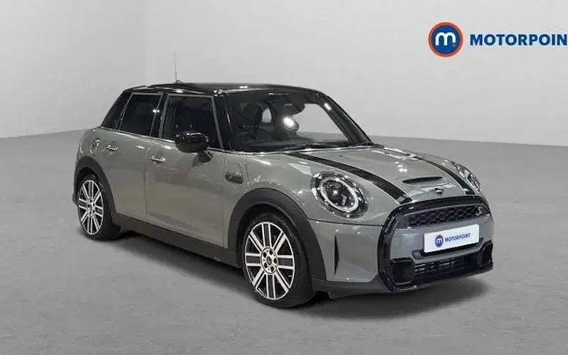Begagnad Mini Cooper S Exclusive 178 HK (130 kW) 2022 Halvkombi
