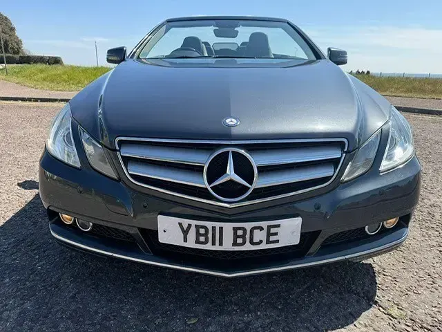 Gebraucht Mercedes E220 SE 2011 Grau Cabrio