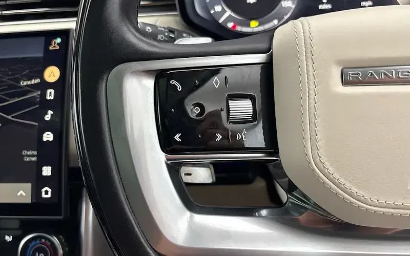Used Land Rover Range Rover HSE 300 HP (220 kW) 2022 Grey SUV