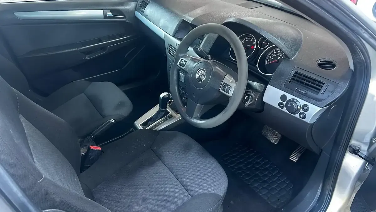 Used Vauxhall Astra Club 2005 Silver Hatchback