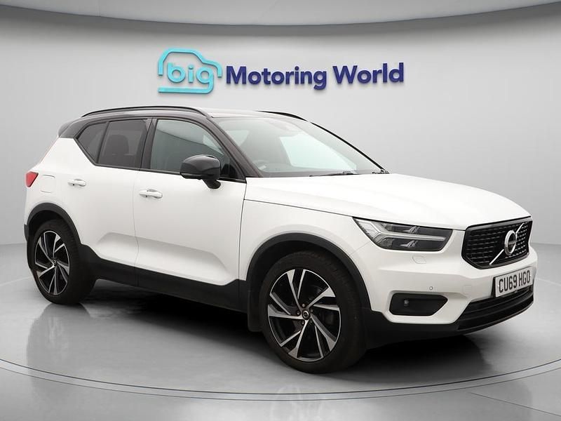 White Used 2019 Volvo XC40 R-Design Pro SUV | £24,000 (Fair price) - Image 1/4