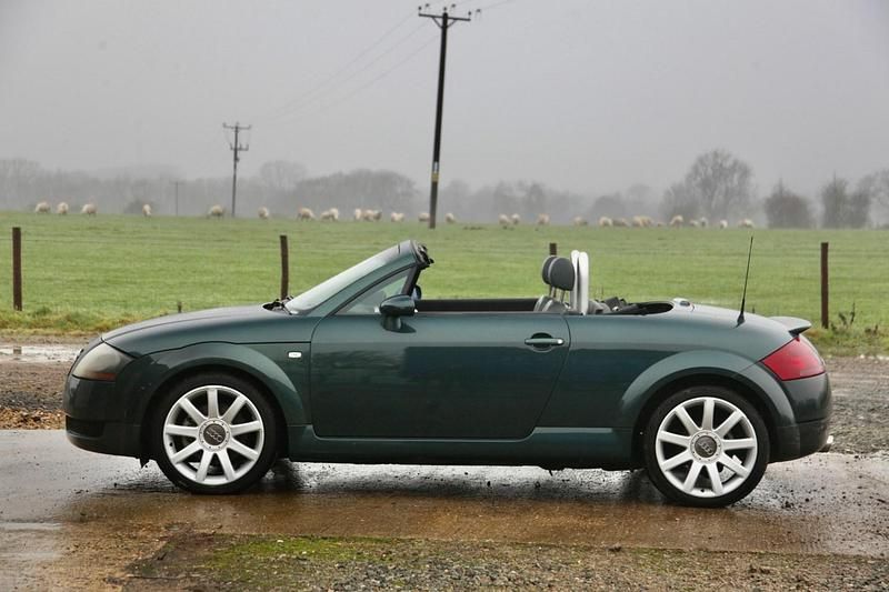 Begagnad Audi TT Roadster Design 225 HK (165 kW) 2001 Grön Cab