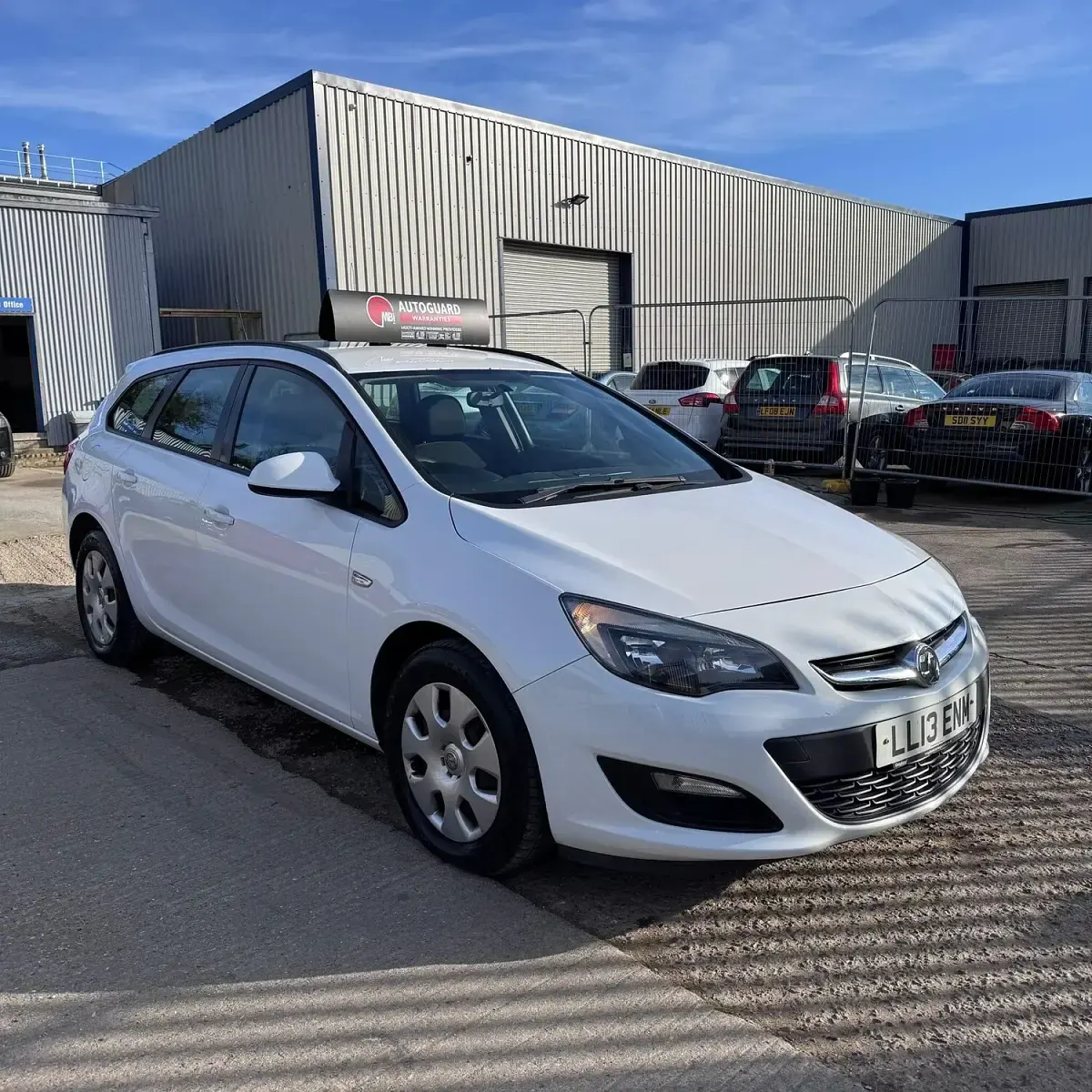 Usado Vauxhall Astra S 2013 Blanco Familiar