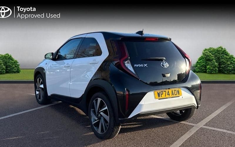 Used Toyota Aygo X 72 HP (52 kW) 2024 White SUV