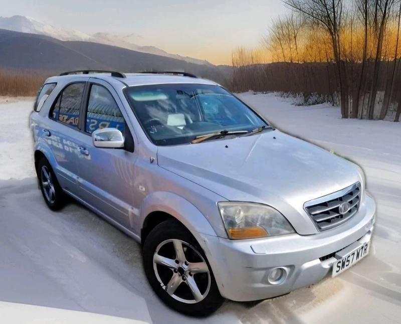 Grey Used 2008 Kia Sorento SUV | £2,390 (Fair price) - Image 1/4