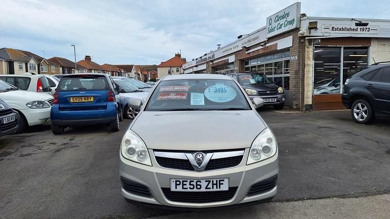 Used Vauxhall Vectra 141 HP (103 kW) 2006 Beige Hatchback