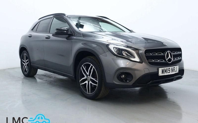 Usado Mercedes GLA180 Urban 122 HP (89 kW) 2019 SUV