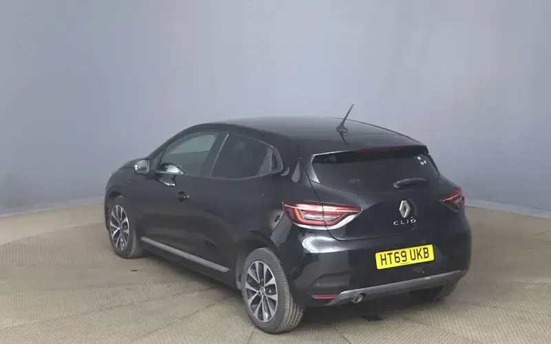 Used Renault Clio Iconic 86 HP (63 kW) 2020 Black Hatchback