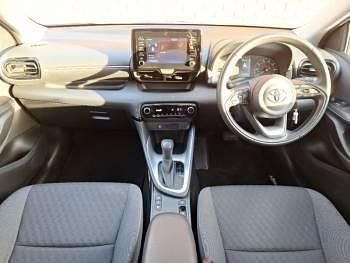 Used Toyota Yaris Hybrid 116 HP (85 kW) 2023 Blue Hatchback