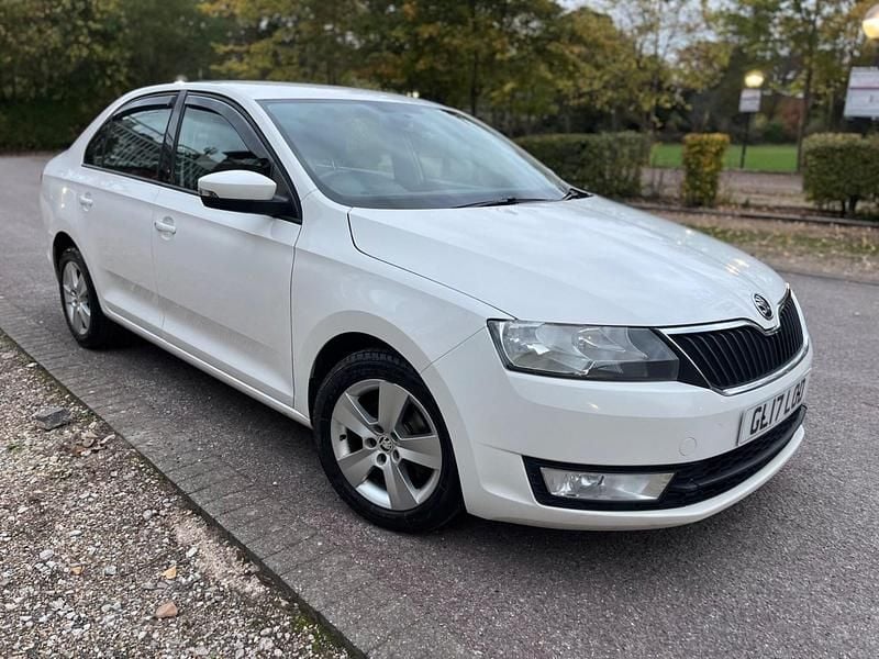 White Used 2017 Skoda Rapid SE Hatchback | £3,650 (Fair price) - Image 1/4