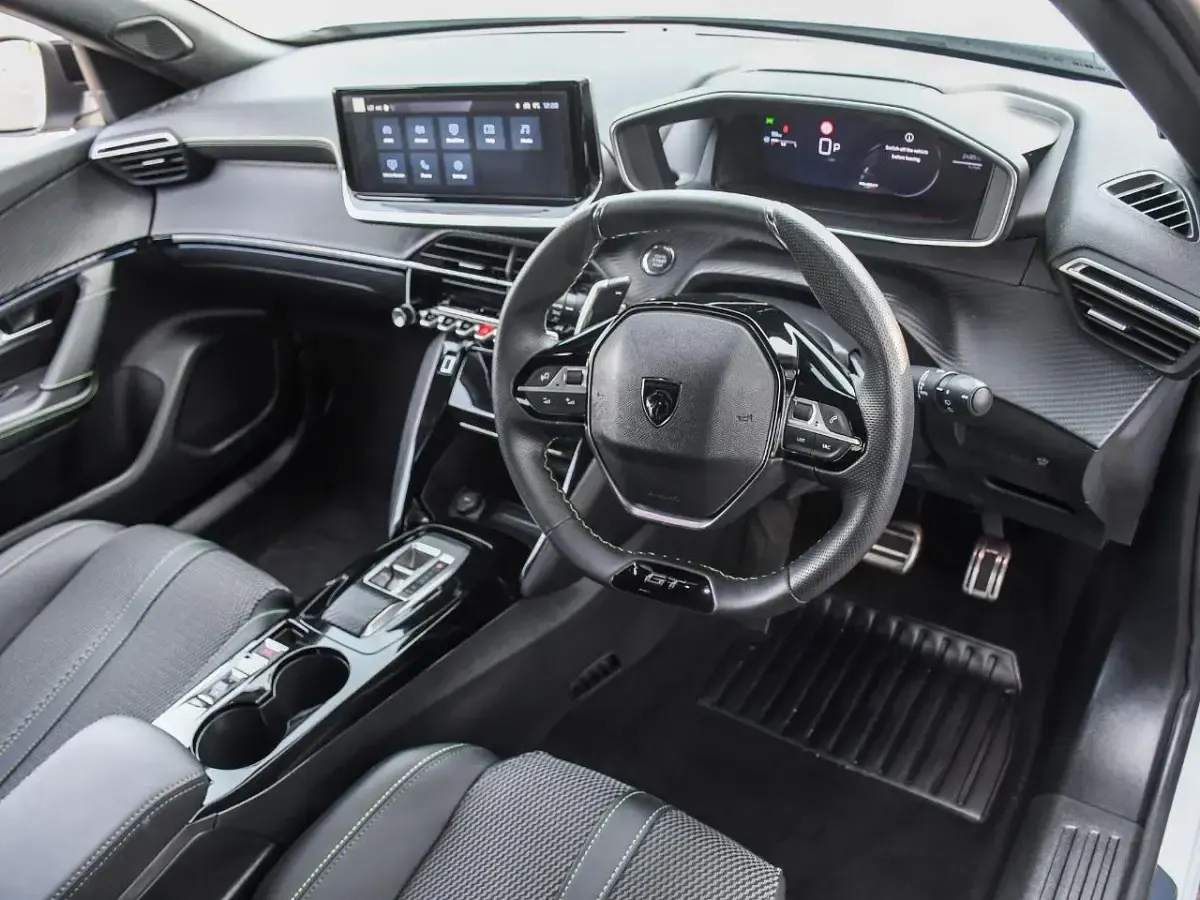 Second-hand Peugeot 2008 GT 134 CP (98 kW) 2024 Alb SUV