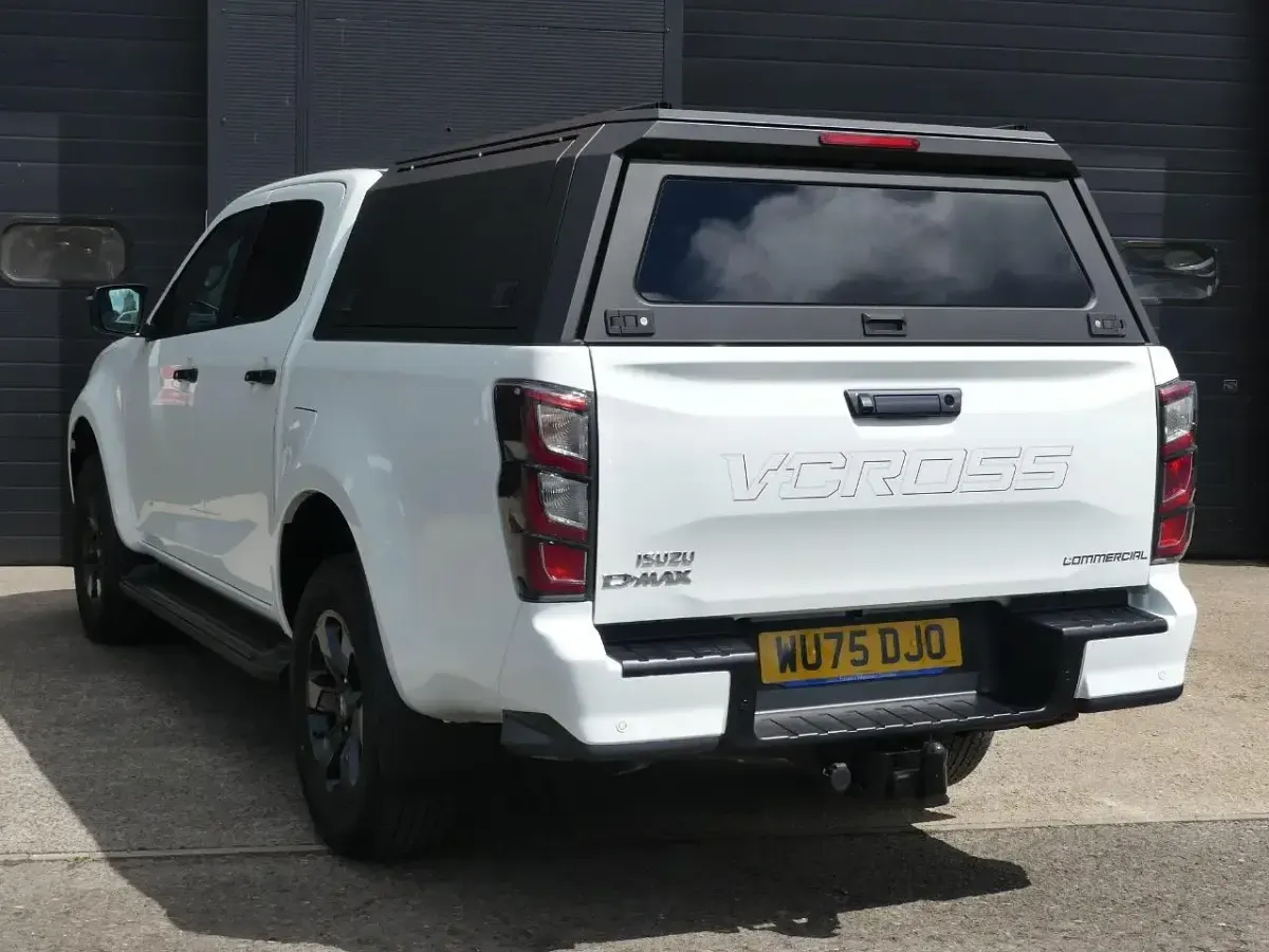 Used Isuzu D-Max 162 HP (119 kW) 2025 White Pickup