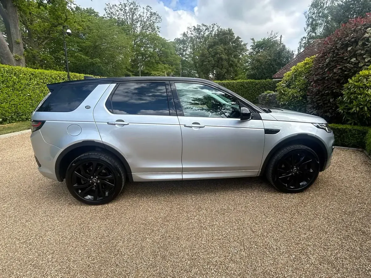 Used Land Rover Discovery Sport HSE Dynamic 240 HP (176 kW) 2018 Silver SUV