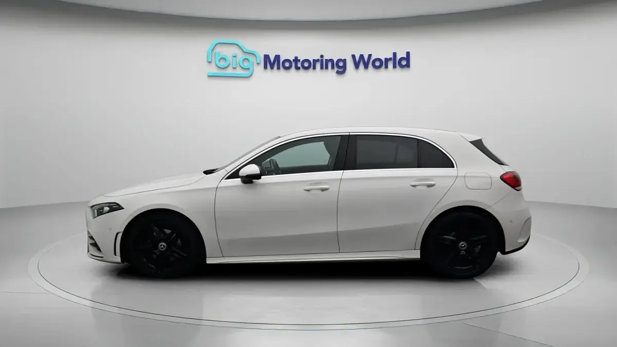 Used Mercedes A180 Executive 136 HP (100 kW) 2020 White Hatchback