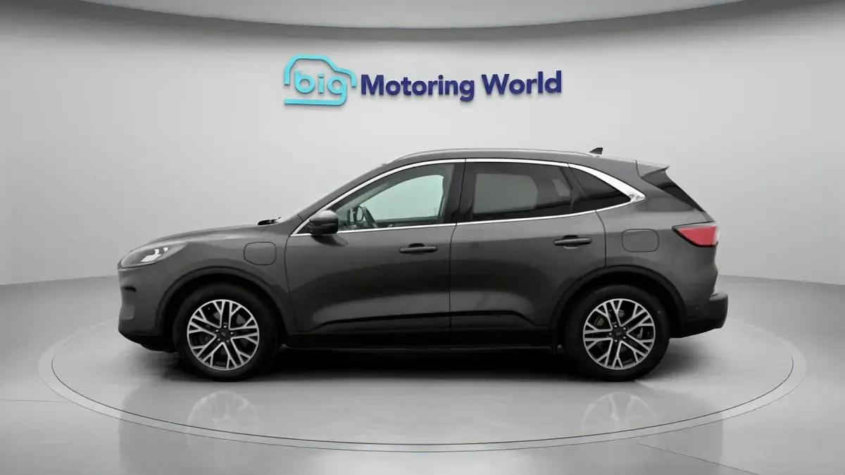 Used Ford Kuga Titanium 222 HP (163 kW) 2021 Grey SUV