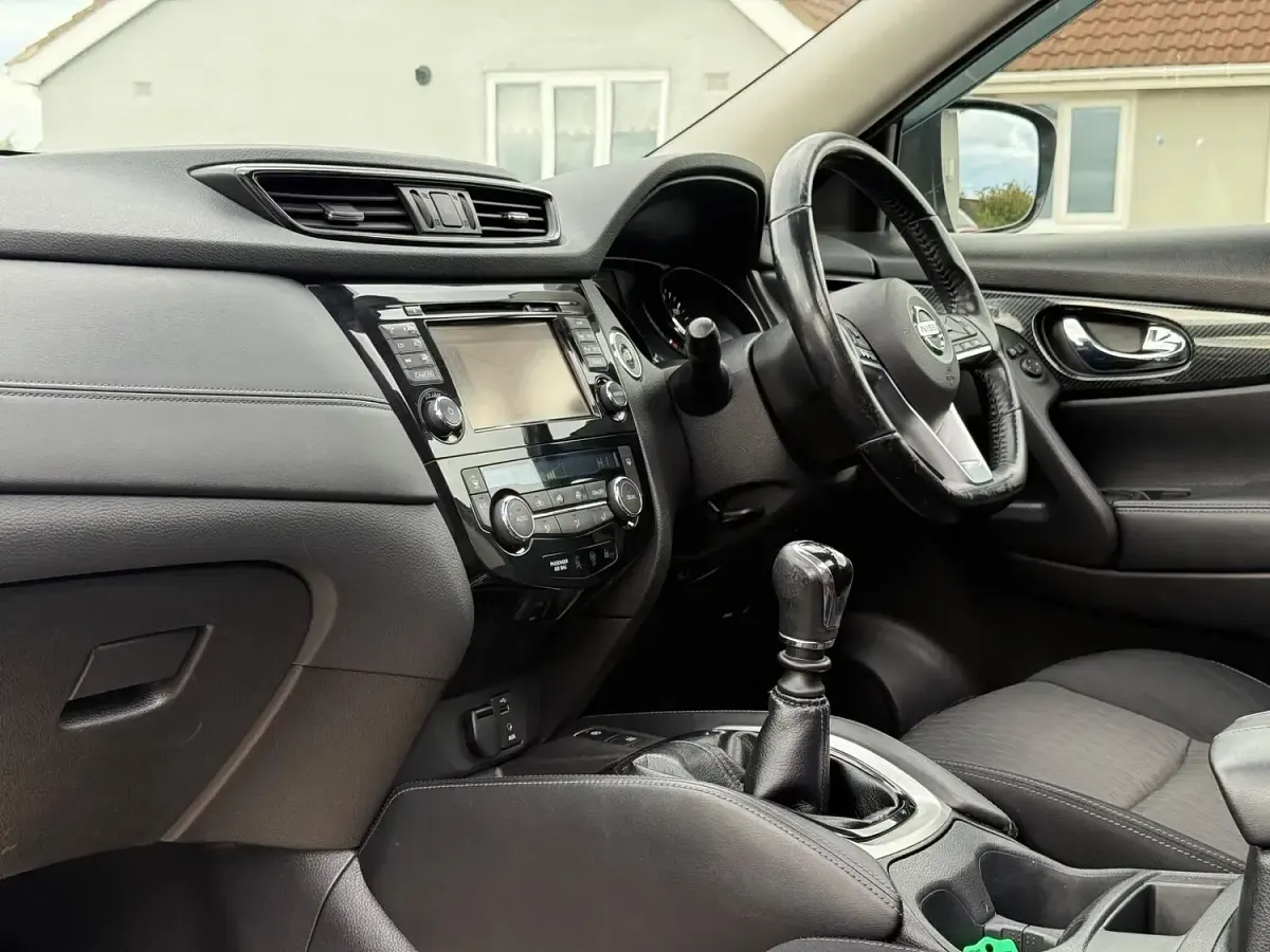 Used Nissan X-Trail N-Connecta 130 HP (95 kW) 2017 Black SUV