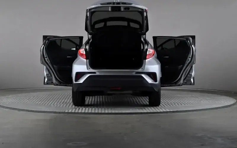 Used Toyota C-HR Design 122 HP (89 kW) 2018 Silver SUV