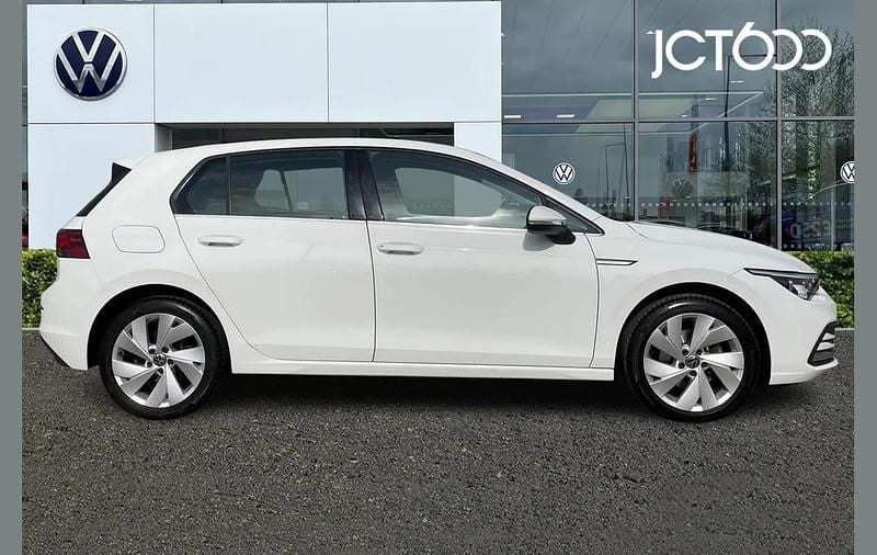 Used VW Golf VIII Style 147 HP (108 kW) 2023 White Hatchback