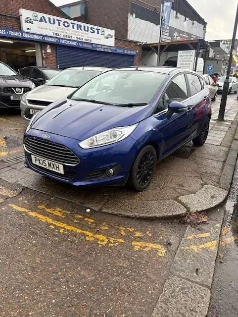 Used Ford Fiesta Titanium 125 HP (91 kW) 2015 Blue Hatchback