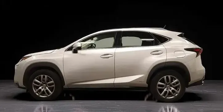 Used Lexus NX300h Luxury Line 197 HP (144 kW) 2015 Silver SUV