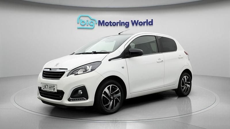 Used Peugeot 108 Allure 72 HP (52 kW) 2021 White Hatchback
