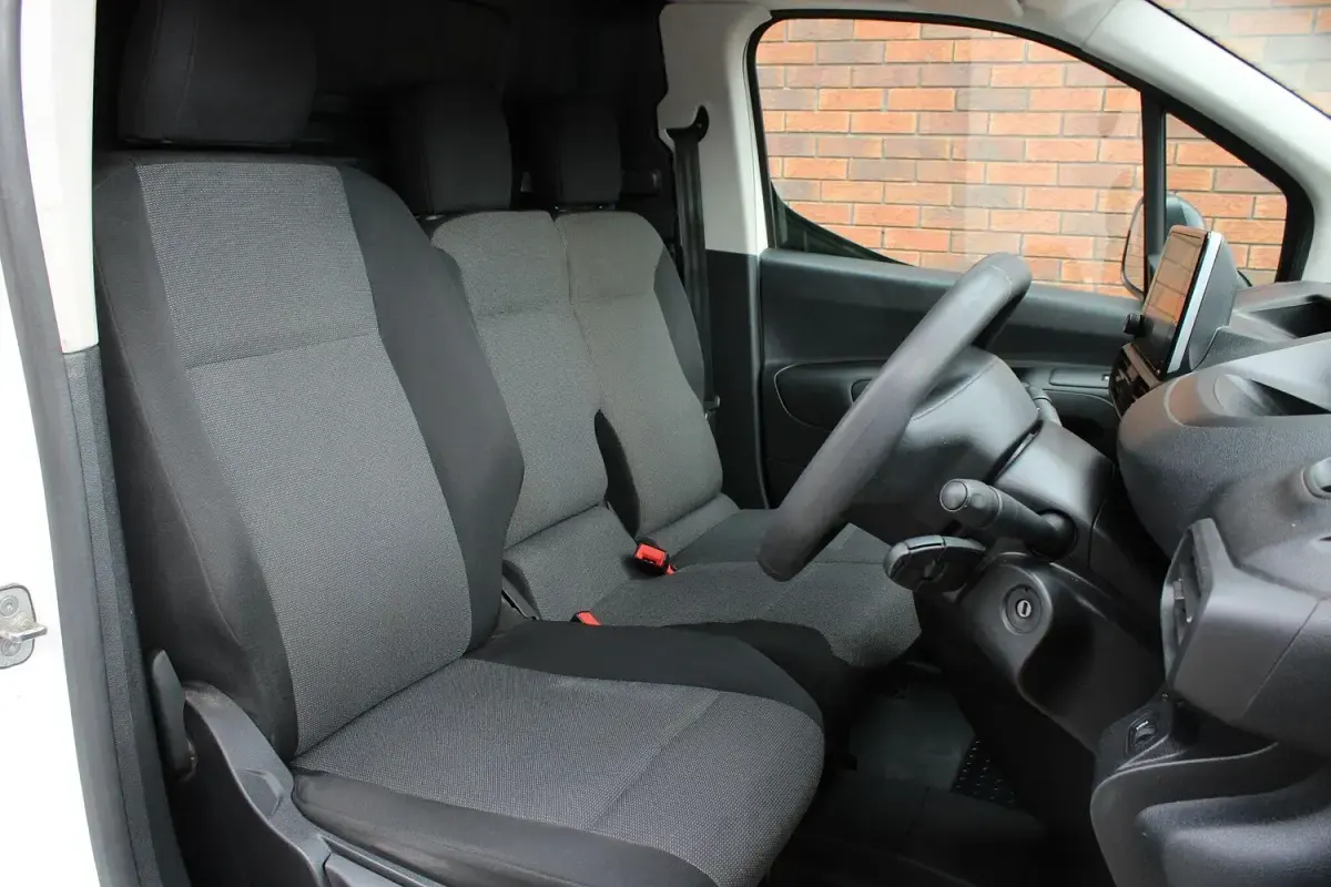 Used Peugeot Partner 131 HP (96 kW) 2021 White MPV